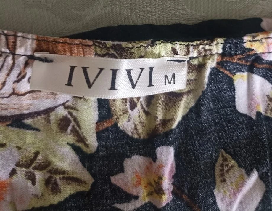 Vestido de verão fluido IVIVI – Motivo floral e Estátuas antigas – Tamanho M – photo 4